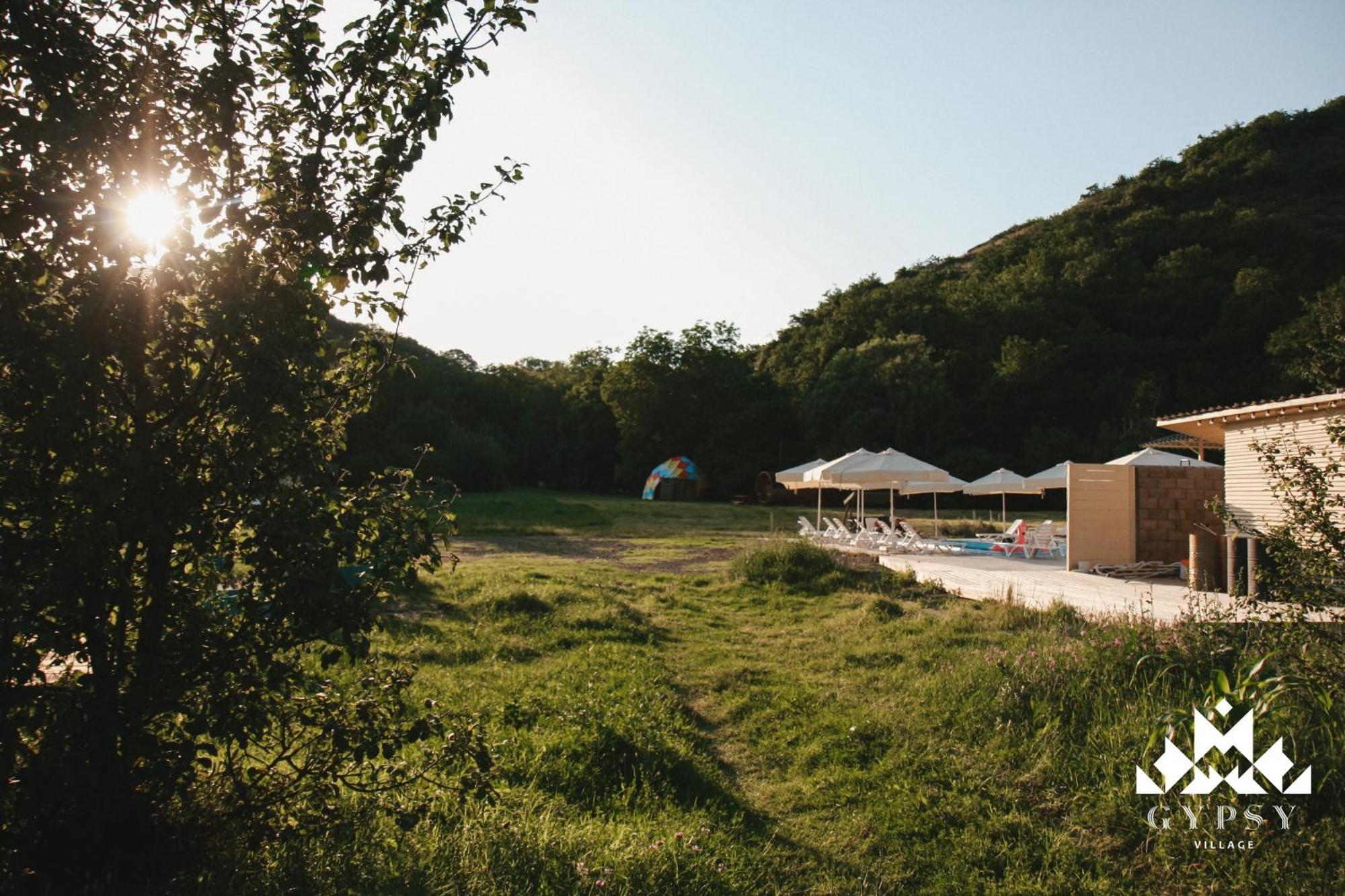 Gipsy Village Park Hotel Asureti Екстер'єр фото