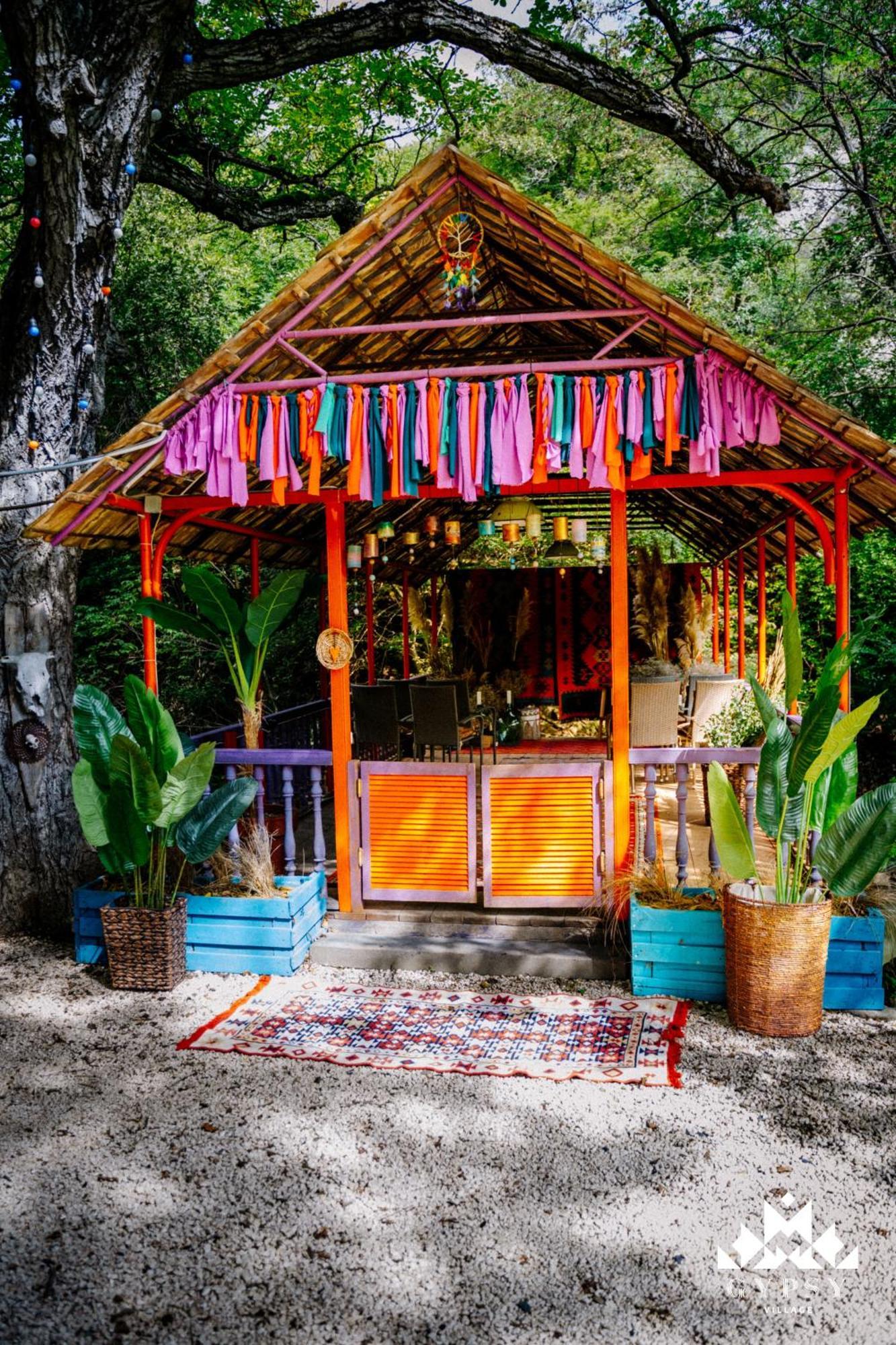Gipsy Village Park Hotel Asureti Екстер'єр фото