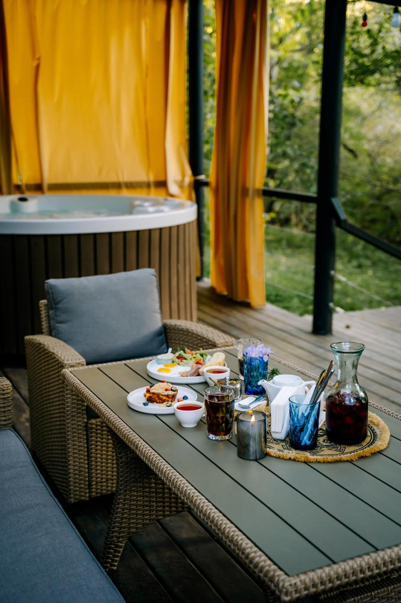 Gipsy Village Park Hotel Asureti Екстер'єр фото