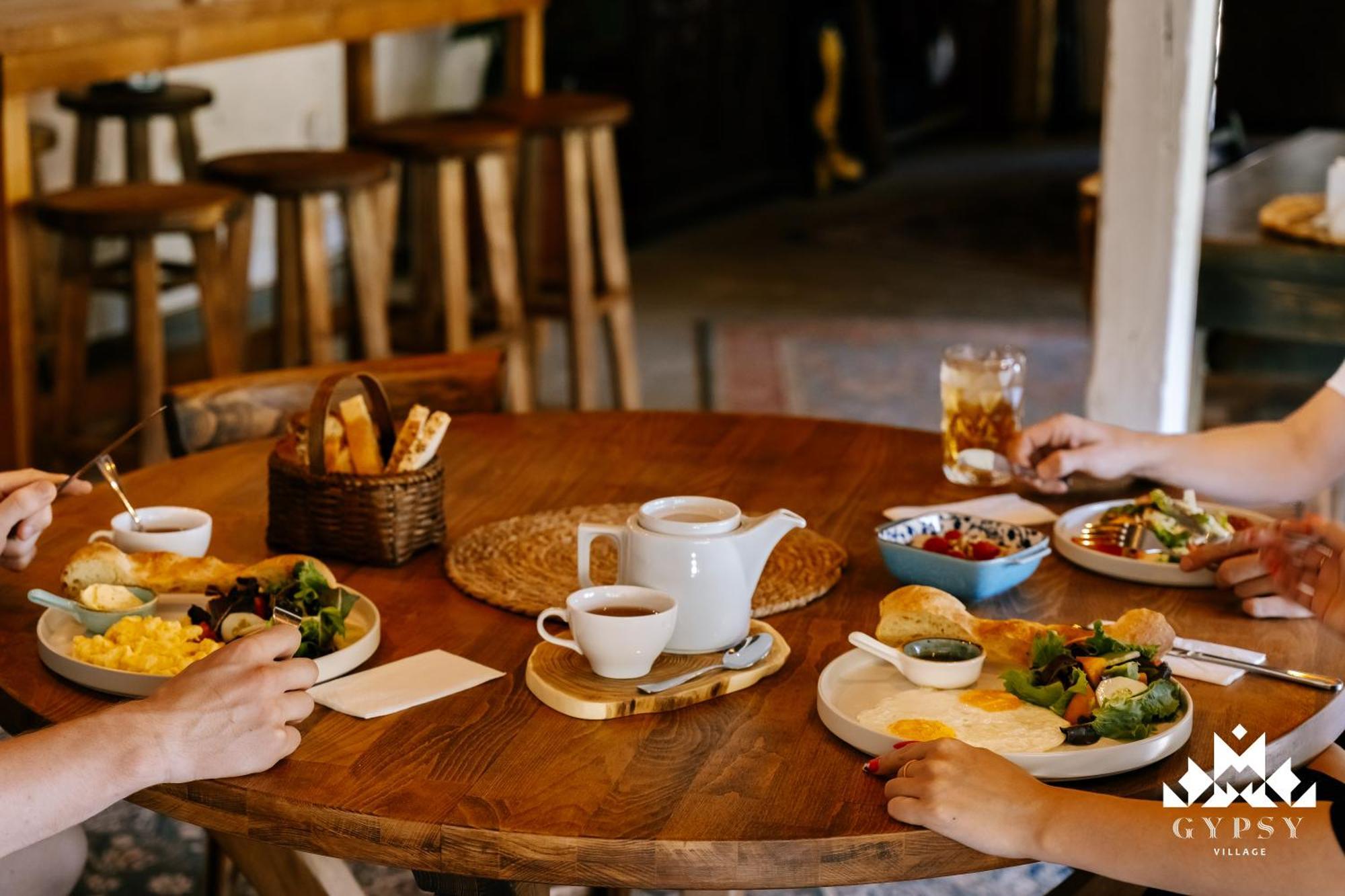Gipsy Village Park Hotel Asureti Екстер'єр фото